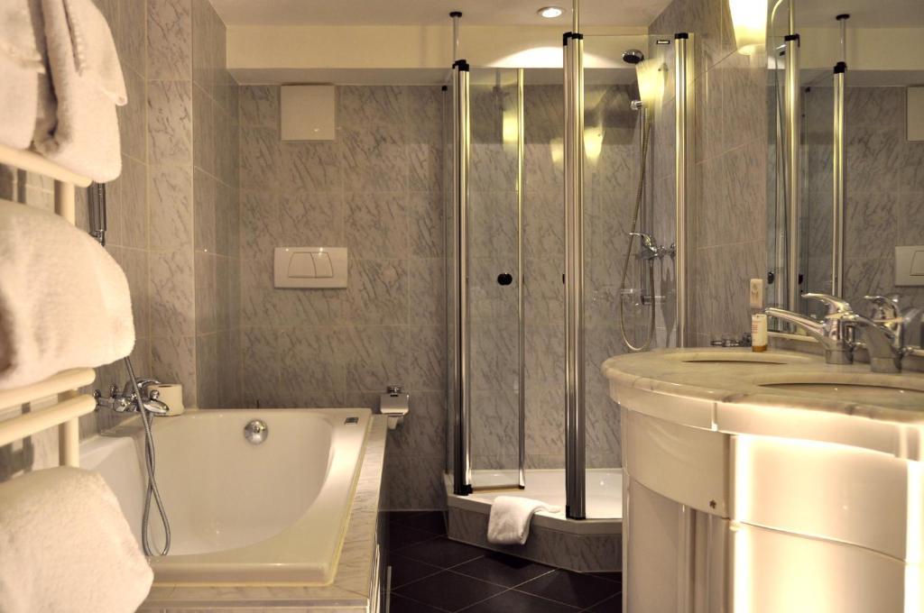 Hotel De La Paix シャンペリー 部屋 写真